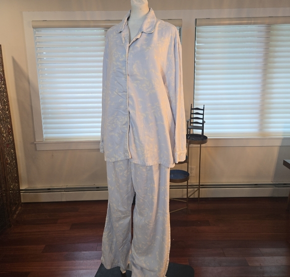 Victoria's Secret Cotton Feather Light Blue White Flannel Pajama Set Medium - Picture 2 of 7